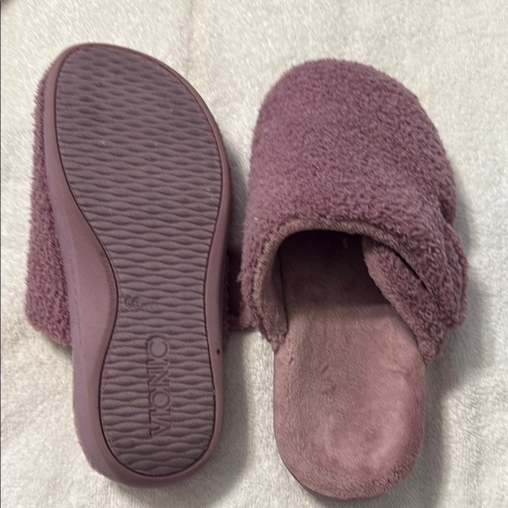 Vionic Women's Cozy Mauve Slippers